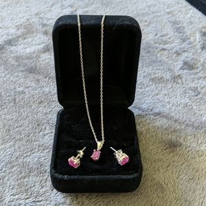 Ruby necklace and pierced earrings set. 925 silver
